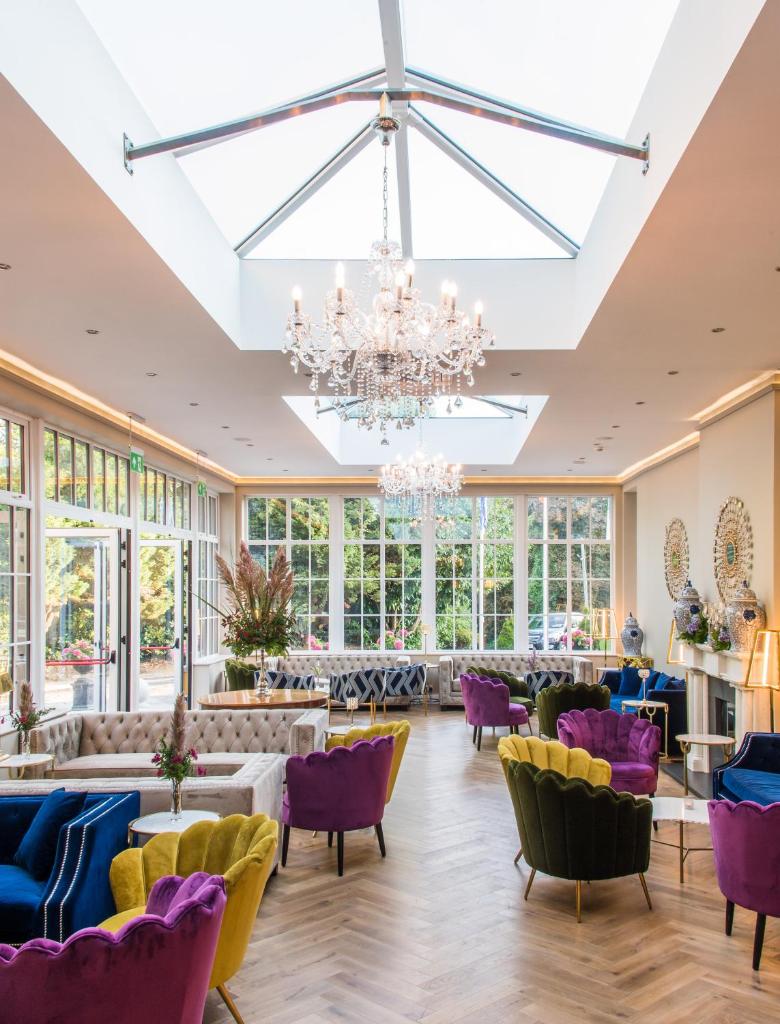 Cork's Vienna Woods Hotel & Villas